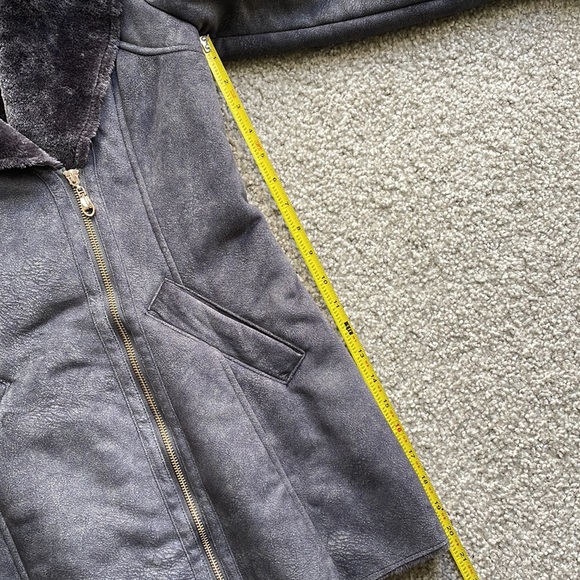 ✨Gray Winter Coat✨ - Picture 4 of 9